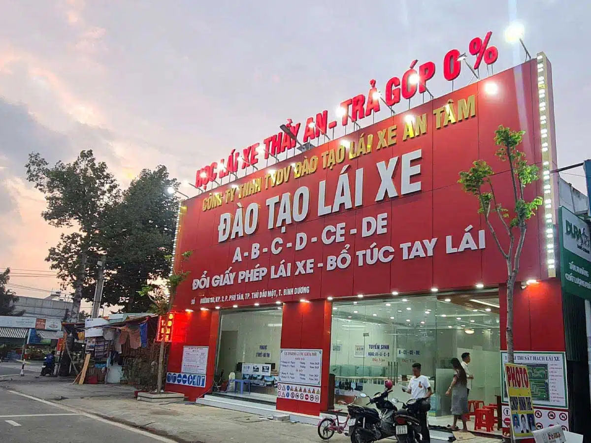 Học Bằng Lái Xe Ô Tô Hạng B Tại Dĩ An - Đậu 100% Lần Đầu 4 Học Bằng Lái Xe Ô Tô Hạng B Tại Dĩ An - Đậu 100% Lần Đầu